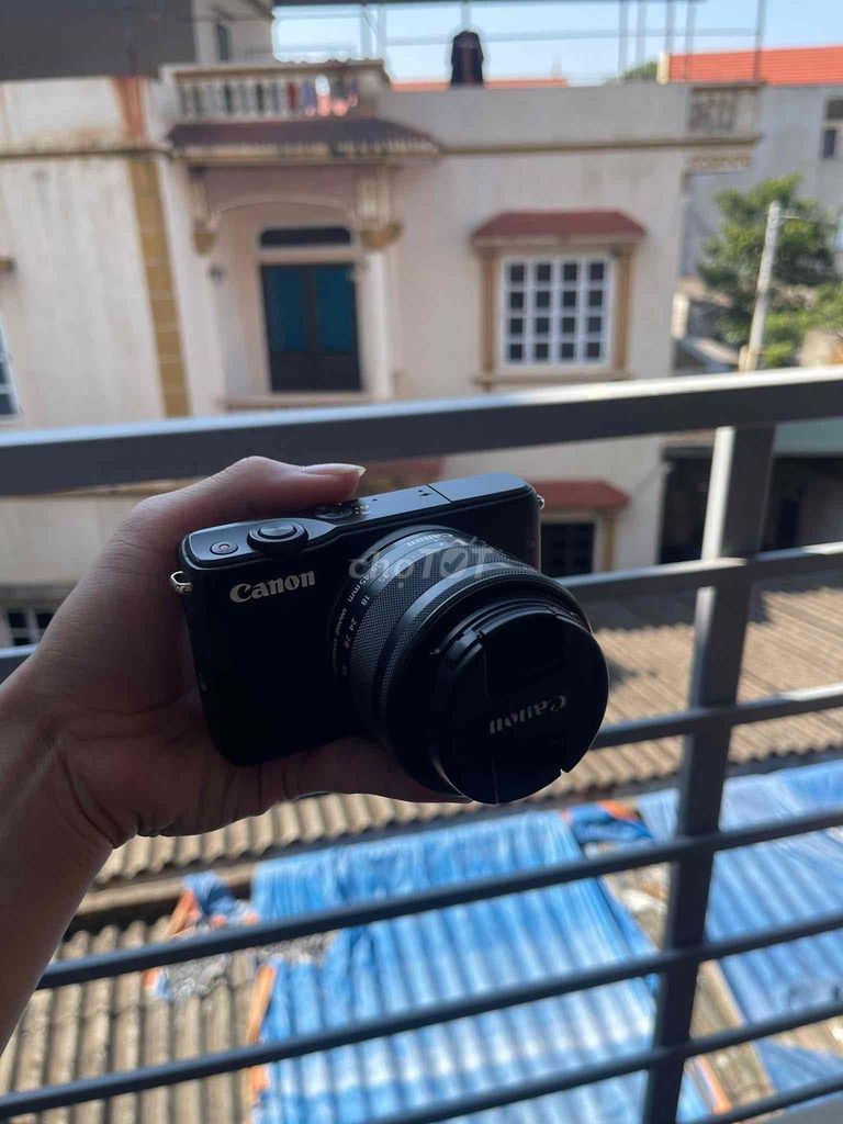 Máy ảnh Canon EOS M10. Mua bán Máy ảnh, Máy quay tại Huyện Gia Lâm Hà Nội được đăng bởi Nguyễn Hữu Trường Sinh hình 1