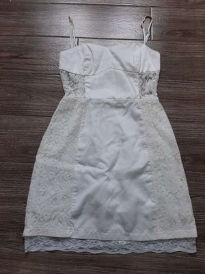 Thanh lí váy đầm màu trắng 2 dây ôm body sexy