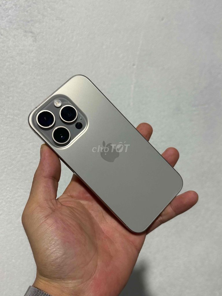 Apple iPhone 15 Pro 128GB Bạc Quốc tế. Mua bán Điện thoại tại Thành phố Đà Lạt Lâm Đồng được đăng bởi LỘC ĐÀ LẠT hình 1
