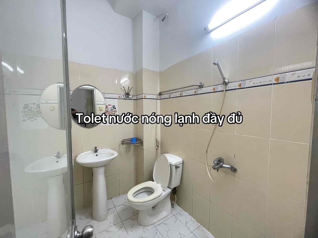 Недавно окрашенный гостиничный номер