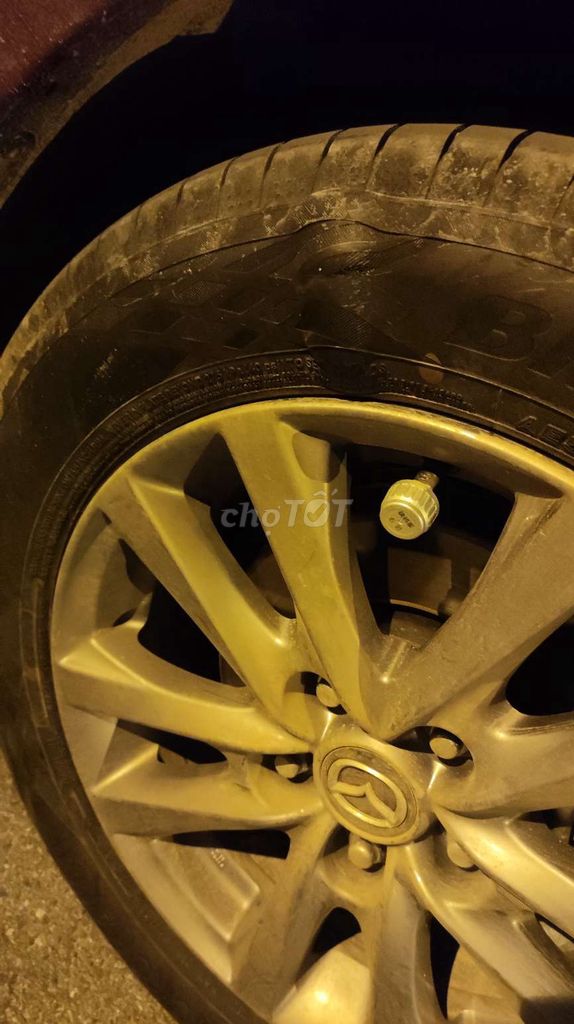 Lốp xe Mazda 3 mã Yokohama 205/60R16 mới bị phồng. Mua bán Phụ tùng xe tại Quận Nam Từ Liêm Hà Nội được đăng bởi hoàng anh ngọc hình 4