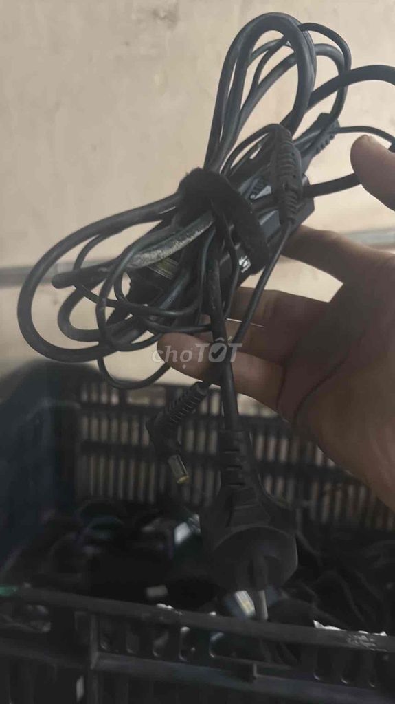 Sạc laptop Acer 19V 65W đầu tròn vàng. Mua bán Phụ kiện (Màn hình, Chuột...) tại Thành phố Thủ Đức Tp Hồ Chí Minh được đăng bởi KHO SỈ COMPUTER HCM hình 1