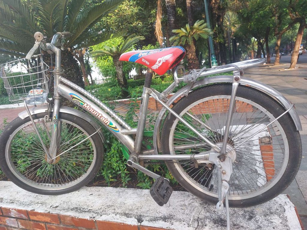 Xe đạp trẻ em Inox Bạc 6-12 tuổi. Mua bán Xe đạp tại Thành phố Biên Hòa Đồng Nai được đăng bởi Le Quoc Khanh hình 3