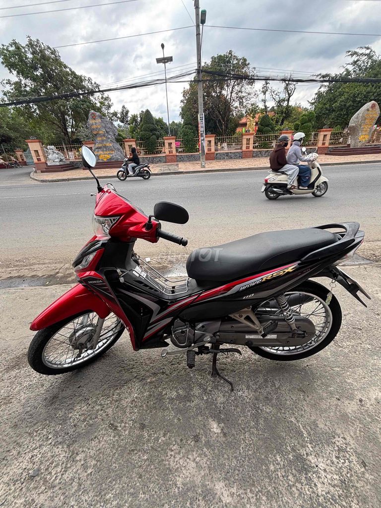 Honda Wave RSX màu Đỏ đen. Mua bán Xe máy tại Quận Bình Thuỷ Cần Thơ được đăng bởi Kim Chiến hình 1