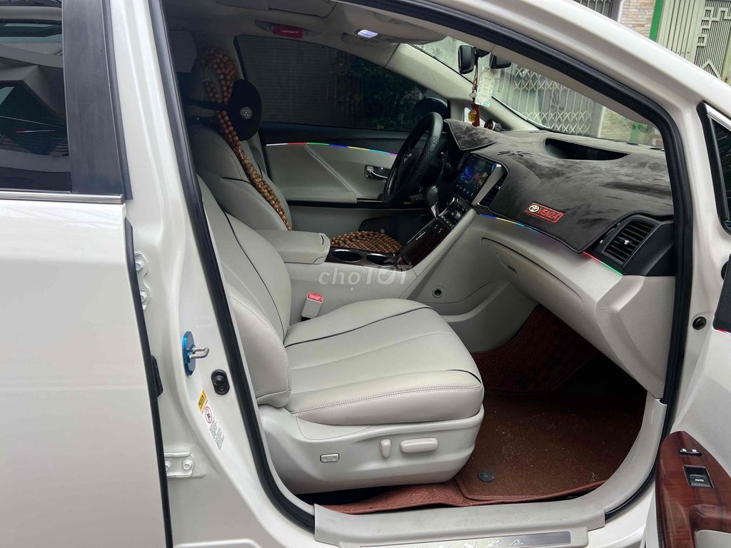 Toyota Venza 2009 Trắng - 96000km. Mua bán Ô tô tại Quận 8 Tp Hồ Chí Minh được đăng bởi Sang giau hình 8