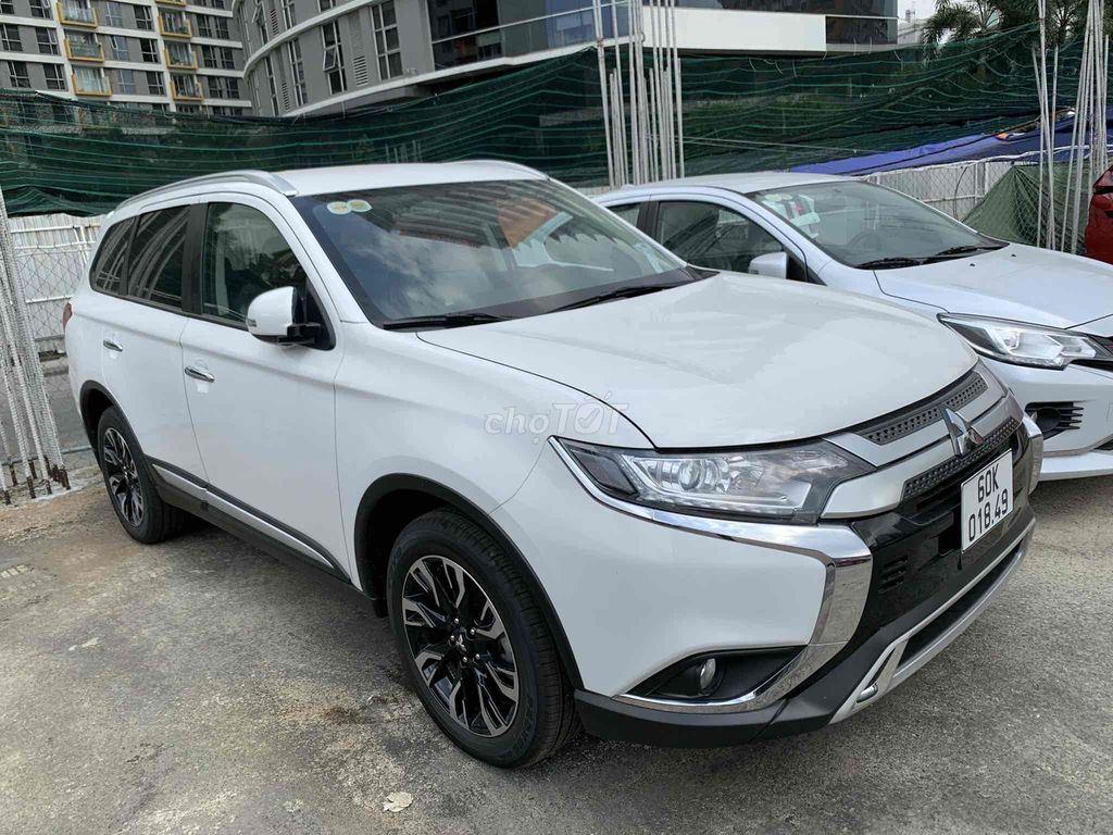 Mitsubishi Outlander 2021 2.0 CVT - 57000 km. Mua bán Ô tô tại Thành phố Thủ Đức Tp Hồ Chí Minh được đăng bởi Tú Hoàng Anh hình 2