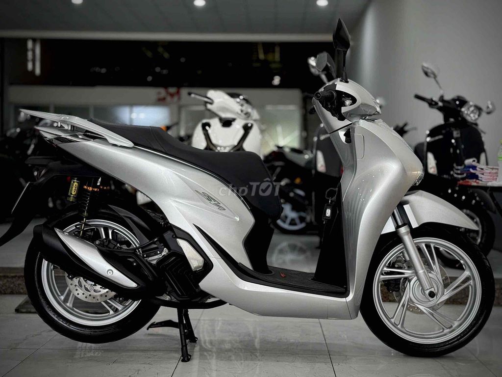 Sh125 2024 Odo8k Lướt chính chủ ký. Mua bán Xe máy tại Thị xã Phú Mỹ Bà Rịa - Vũng Tàu được đăng bởi Cửa Hàng Xe Máy Phú Mỹ hình 5