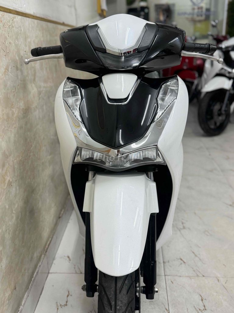 SH 125 đời 2024 trắng đen mới keng 43F1-049.94. Mua bán Xe máy tại Quận Sơn Trà Đà Nẵng được đăng bởi Minh Dũng bán trả góp 136 vân đồn  hình 5