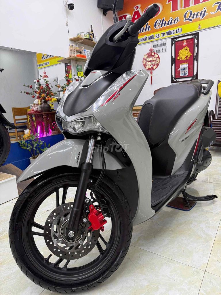 Honda SH160i ABS 2024 Xám xi măng 9072 km