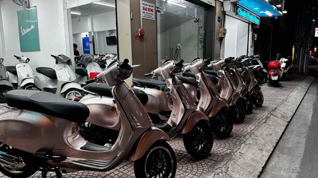 Vespa Sprint Vàng đồng TFT & Hồng Poecher. Mua bán Xe máy tại Quận Phú Nhuận Tp Hồ Chí Minh được đăng bởi VESPA  PIAGGIO BẢO HƯNG Vespa cũ trả góp  hình 13