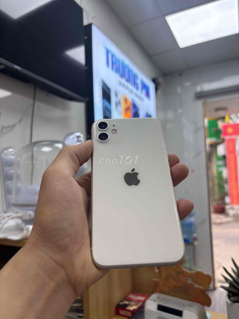 Apple iPhone 11 64GB Trắng Đã sử dụng. Mua bán Điện thoại tại Quận Sơn Trà Đà Nẵng được đăng bởi Diễm Diễm hình 1
