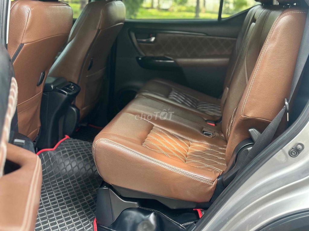 Toyota Fortuner 2018 2.4G 4x2 Full lịch sử xe đep. Mua bán Ô tô tại Quận 7 Tp Hồ Chí Minh được đăng bởi Gia Nhi Phúc Khang Auto  hình 7