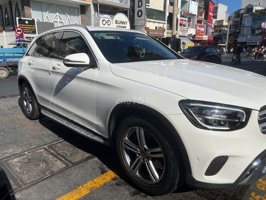 Mercedes Benz GLC Class 2021  - 33000 km