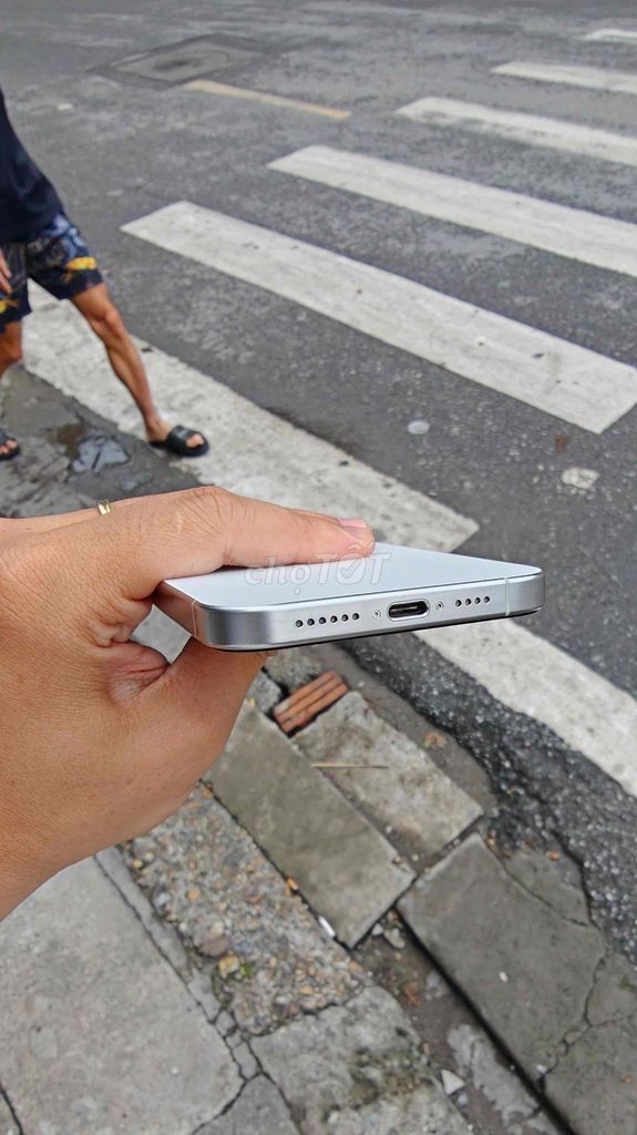 Apple iPhone 15 Pro Max 256GB Trắng Đã sử dụng. Mua bán Điện thoại tại Quận Đống Đa Hà Nội được đăng bởi Lâm phú thái hình 1