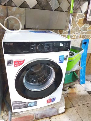 Máy giặt Inverter 9,5 kg Toshiba giặt êm tiết kiệm