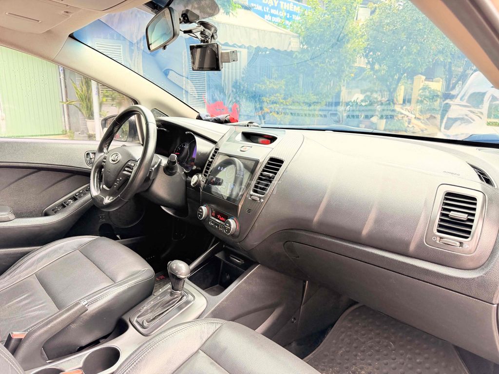 Kia K3 Gia Đình Cần Bán. Mua bán Ô tô tại Quận Cẩm Lệ Đà Nẵng được đăng bởi Nguyễn Liễu hình 9