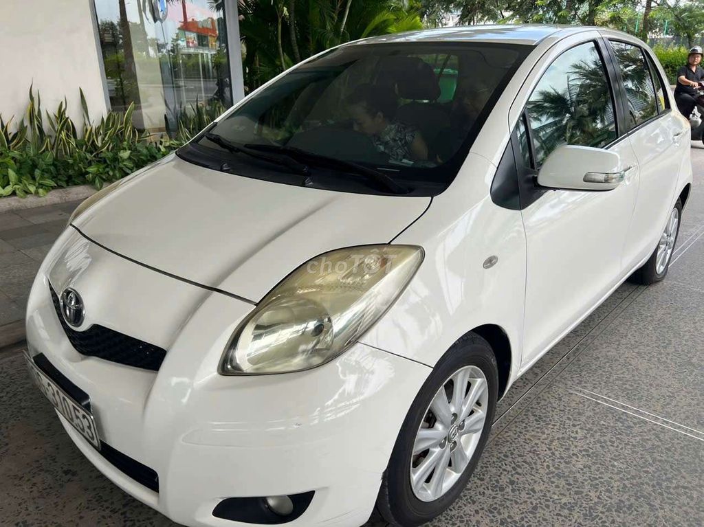Toyota Yaris màu Trắng. Mua bán Ô tô tại Quận 12 Tp Hồ Chí Minh được đăng bởi TRƯƠNG THÀNH PHÚ hình 3