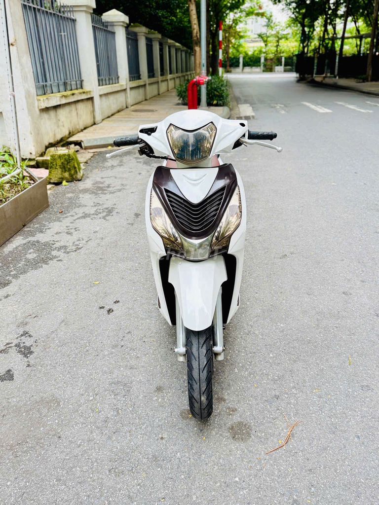 Honda Vision 2017 trắng chính chủ. Mua bán Xe máy tại Quận Bắc Từ Liêm Hà Nội được đăng bởi XE MÁY ÁNH QUÂN hình 2