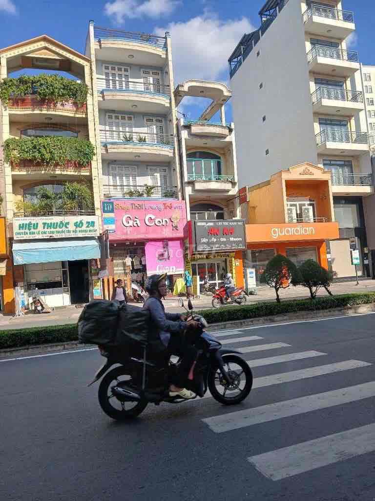 Rent · 6 bd · 100 м² · Quận Bình Thạnh, ул. Đường Xô Viết Nghệ Tĩnh