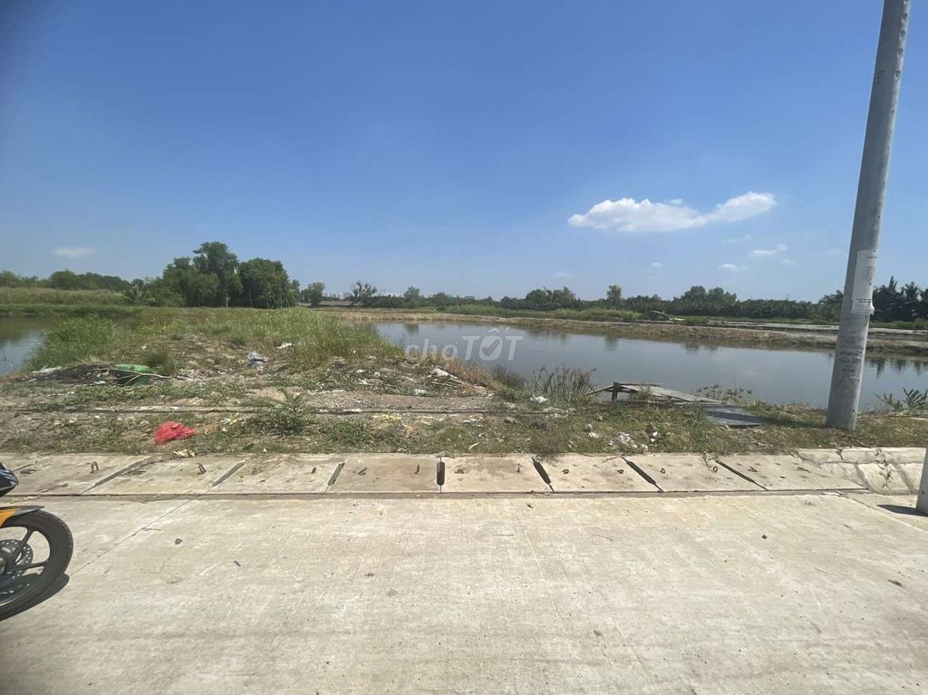 Bán đất mặt tiền đường Nguyễn Bình