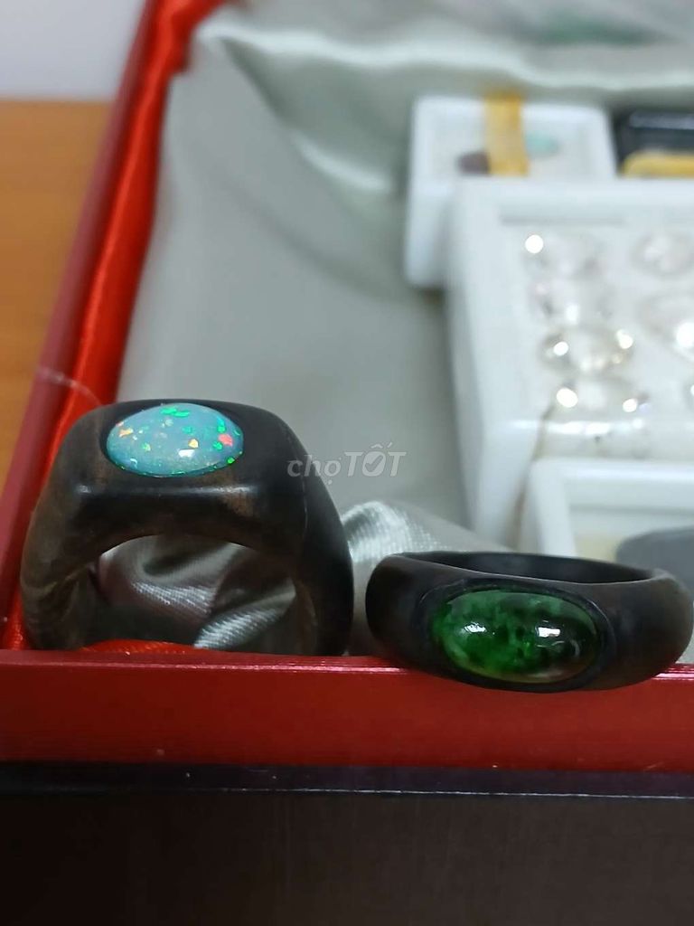 Opal ethiopia rực lữa kết hợp gỗ mun sừng quý hiếm