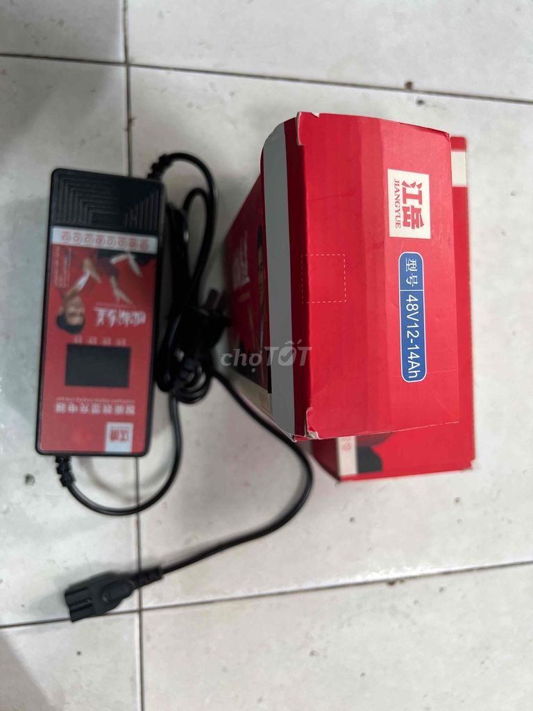 Sạc dùng cho xe đạp điện 48V/12-14ah Bảng Điện tử