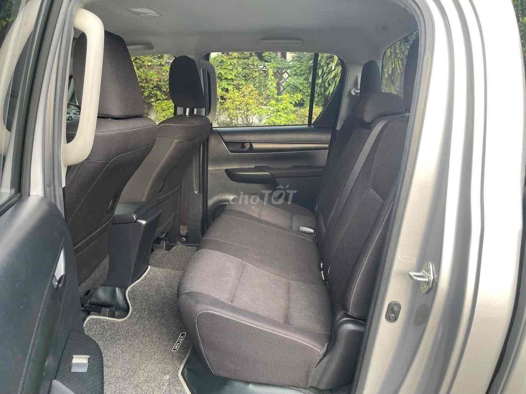 Toyota Hilux 2024 2.4L 4x2 AT - 25700 km - XE HIẾM. Mua bán Ô tô tại Quận Tân Bình Tp Hồ Chí Minh được đăng bởi TOYOTA LÝ THƯỜNG KIỆT hình 9