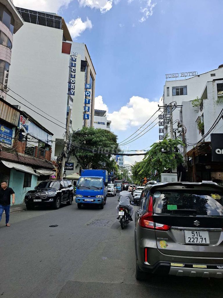 Bán nhà mặt tiền Hồng Hà 6×25 đúc 4 Tầng giáp Trường sơn,Sân bay