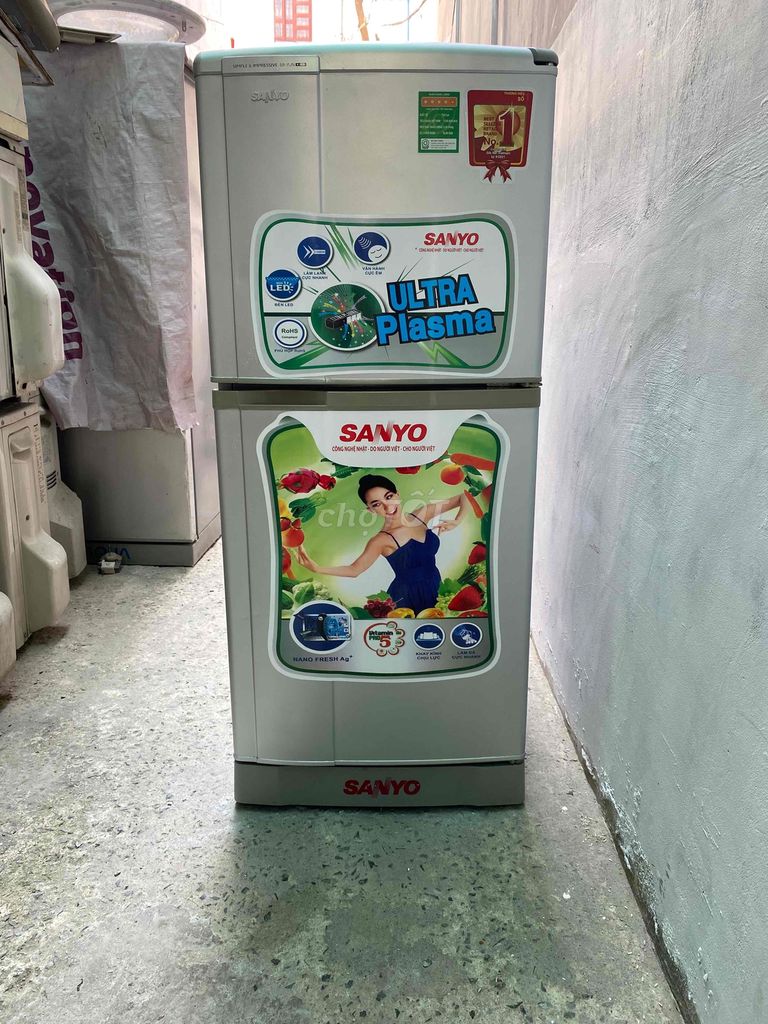 tủ lạnh sanyo 110L zin còn tốt bán bh6t uy tín