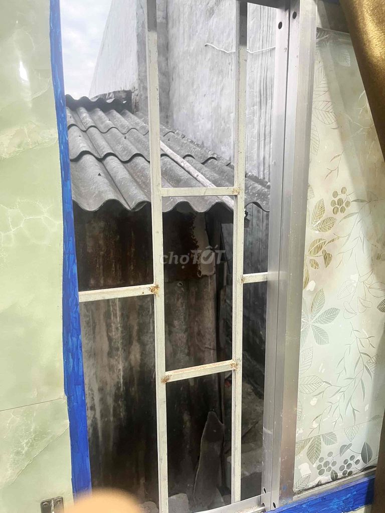 Cửa sổ nhôm màu bạc. Mua bán Nội thất, đồ gia dụng khác tại Thành phố Phan Thiết Bình Thuận được đăng bởi hoàng anh hình 1