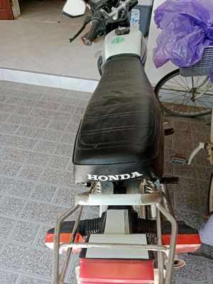 Honda Win 100 màu trắng den. Mua bán Xe máy tại Huyện Nam Đàn Nghệ An được đăng bởi Tài Thai Tai Nga