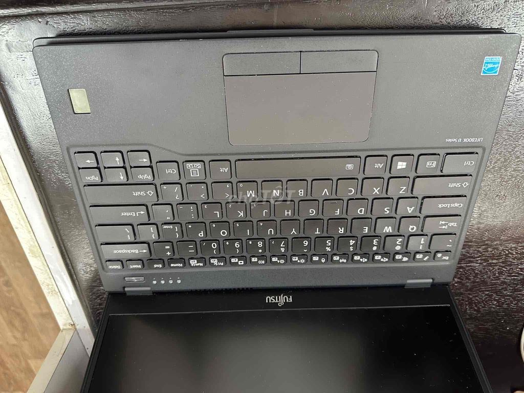 Fujitsu U9310 i5-10210U 13.3 inch 8GB/256GB. Mua bán Laptop tại Quận 3 Tp Hồ Chí Minh được đăng bởi Lê Phú An hình 1