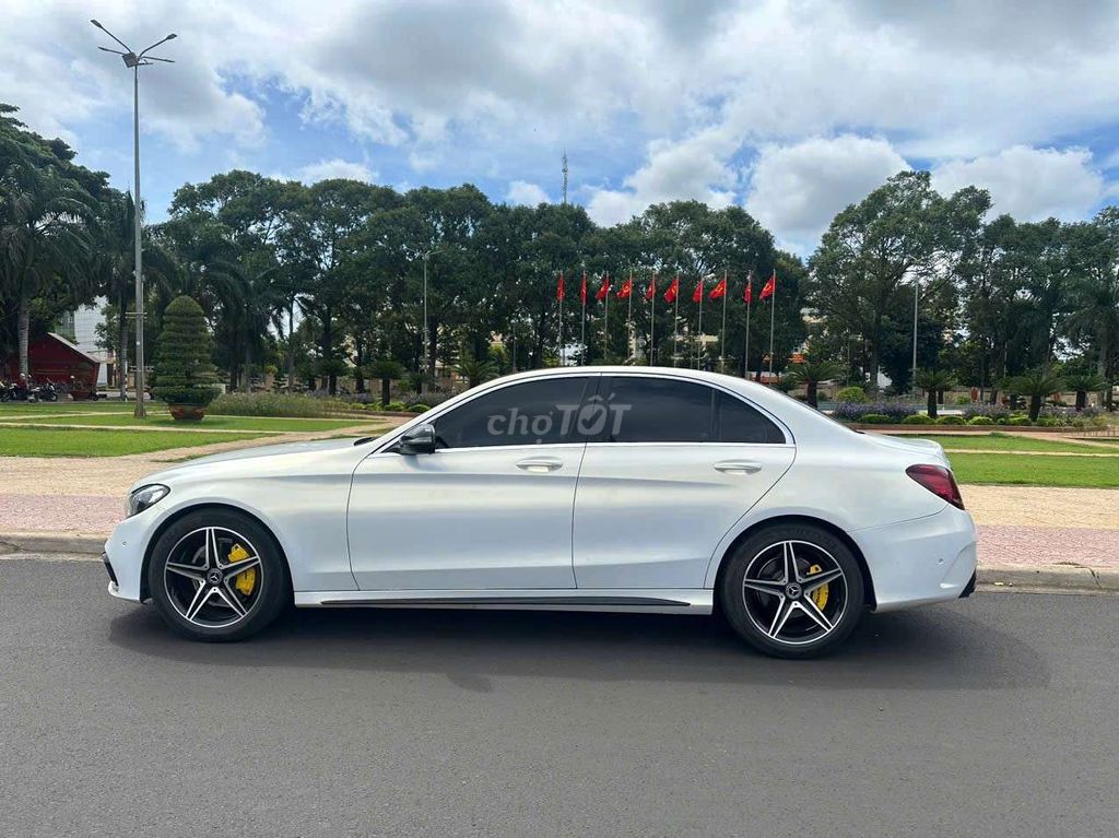 Mec C200 model 2018 hộp số 9 cấp. Mua bán Ô tô tại Thành phố Buôn Ma Thuột Đắk Lắk được đăng bởi Mr Nhật hình 8