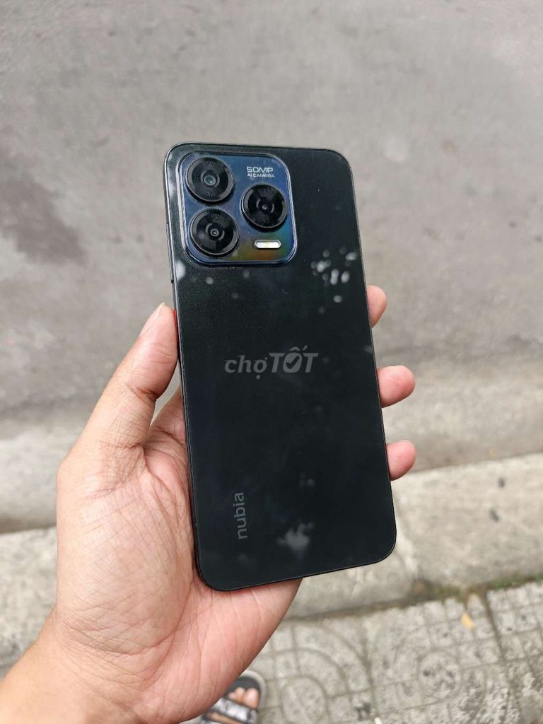Nubia v70 Design ram 8/256GB Đen. Mua bán Điện thoại tại Quận Hải Châu Đà Nẵng được đăng bởi Tú Tú  hình 1
