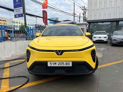 Vinfast Limo Green 2025 Vàng 11.800 KM