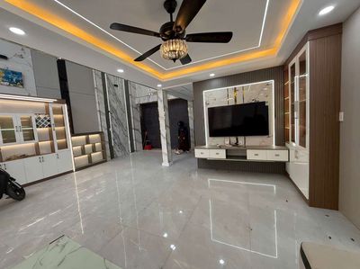 nhà mới kiểu hiện đại xây sẵn nội thất như hình 5p 6wc ,