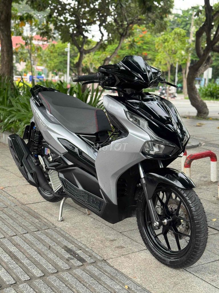 AirBlade 125 4Val 2023 Серебряный Черный 16.000Км Хошимин