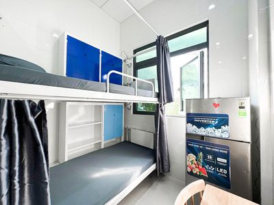 NGAY ĐH SPKT, Ngân Hàng - KTX Nam mới XÂY, phòng 4 người, giờ tự do