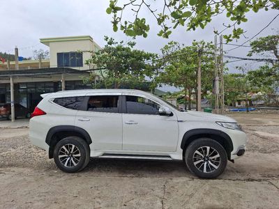 Mitsubishi Pajero Sport 2019 Số sàn Trắng