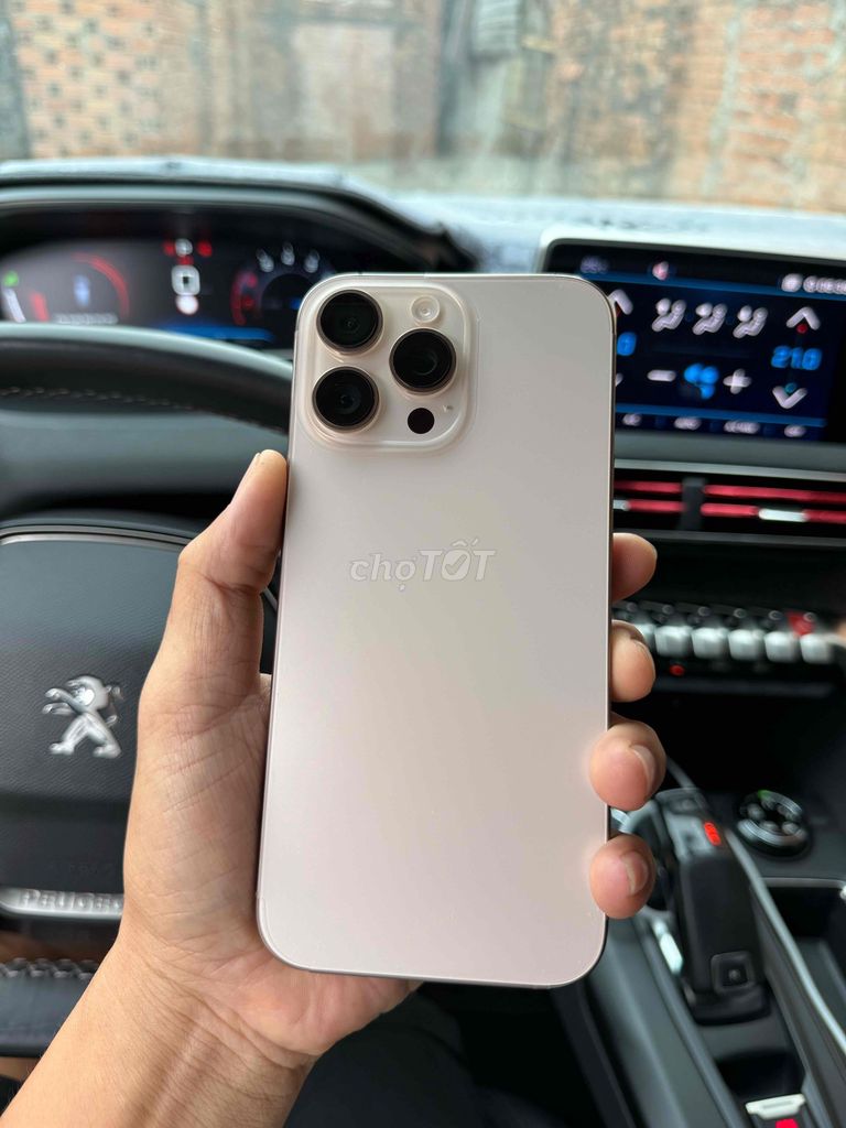 cần bán iphone 16prm VN vàng sa mạc.sạc 30 lần. Mua bán Điện thoại tại Thị xã Bến Cát Bình Dương được đăng bởi Le Ngoc Tan hình 1