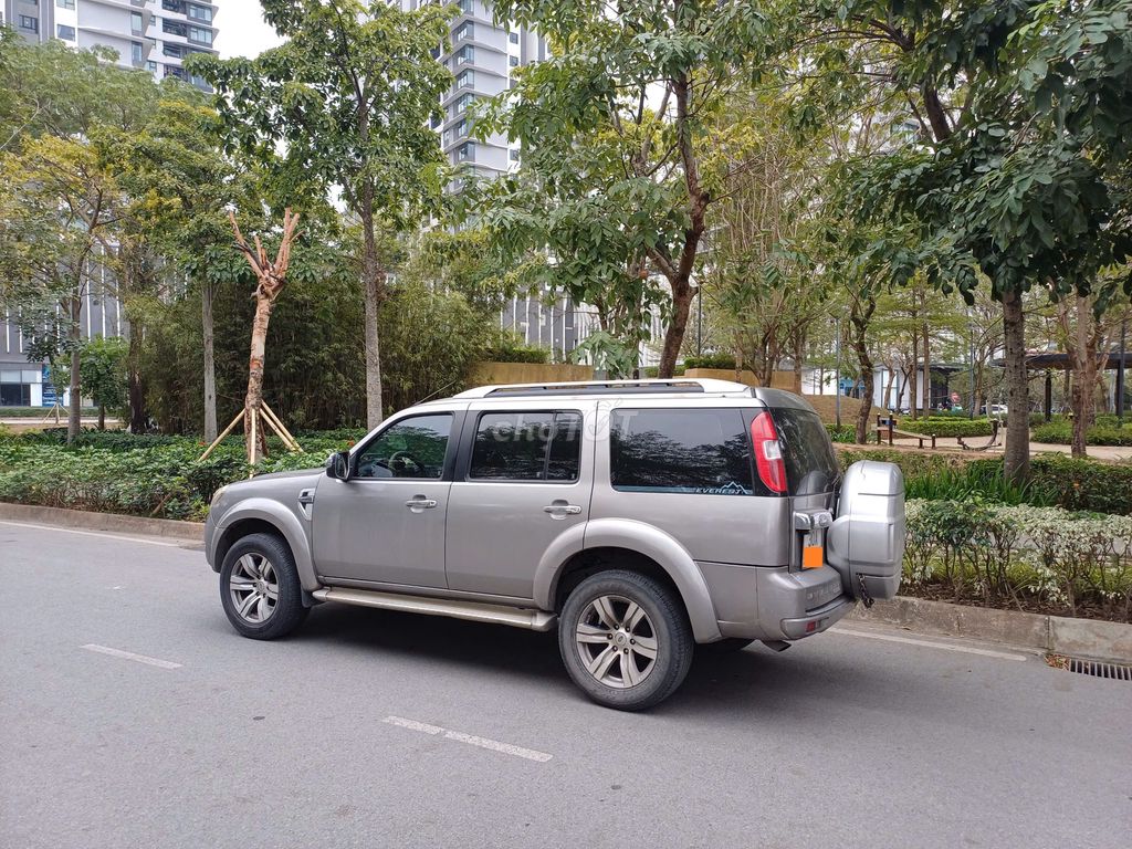 Ford Everest 2010 Limited - Xe gia đình