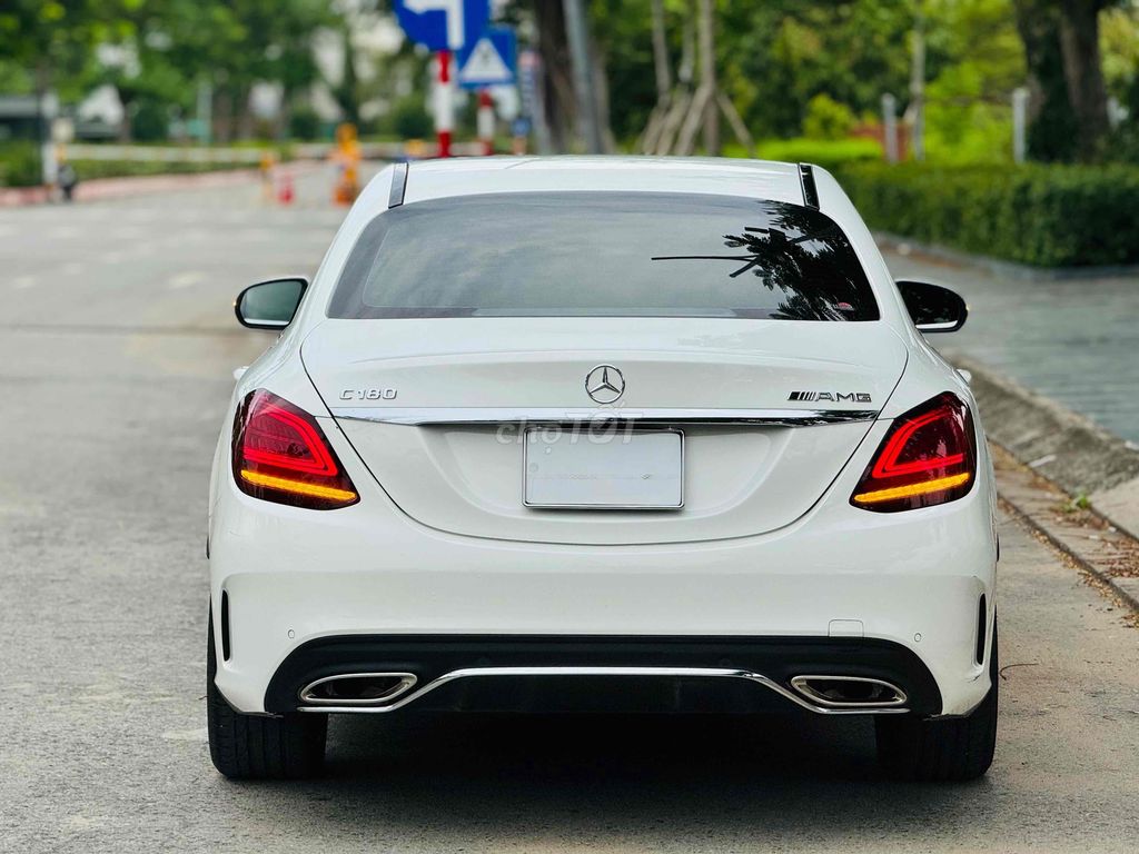 MERCEDES C180 AMG 2021 - 10.000KM - TRẮNG KEM. Mua bán Ô tô tại Quận Bình Tân Tp Hồ Chí Minh được đăng bởi Huỳnh Thiên Bảo hình 3