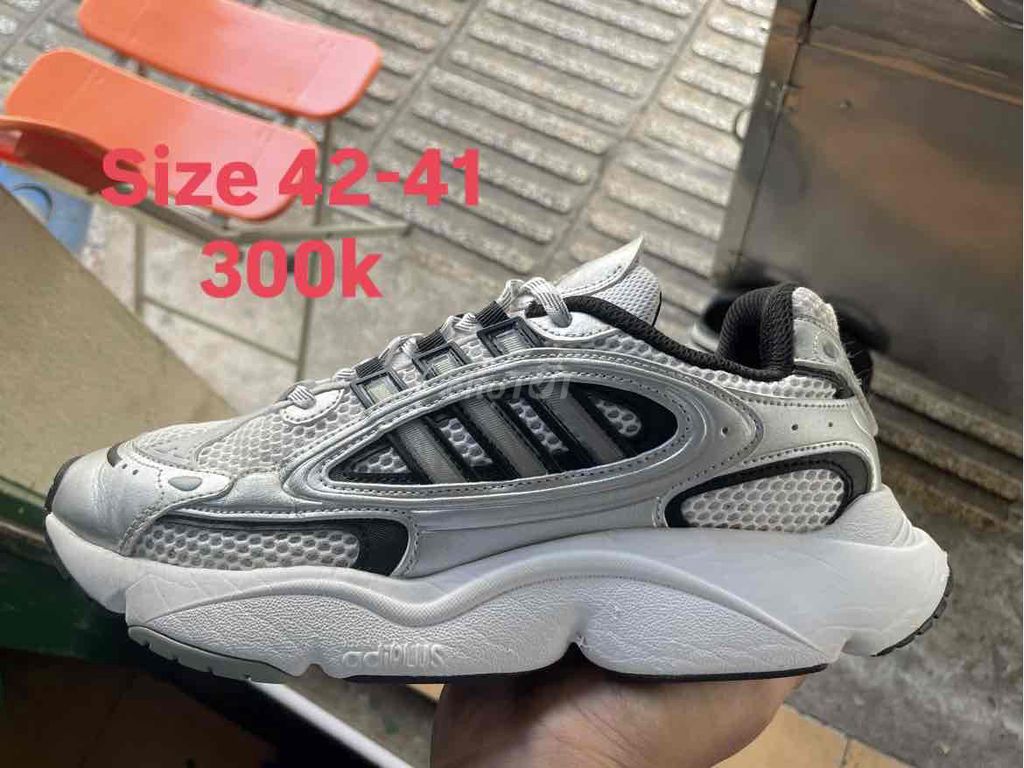 ADIDAS-Size 42 fit 41-Chính hãng. Mua bán Giày dép tại Thành phố Vũng Tàu Bà Rịa - Vũng Tàu được đăng bởi Minh Minh Sneaker hình 1