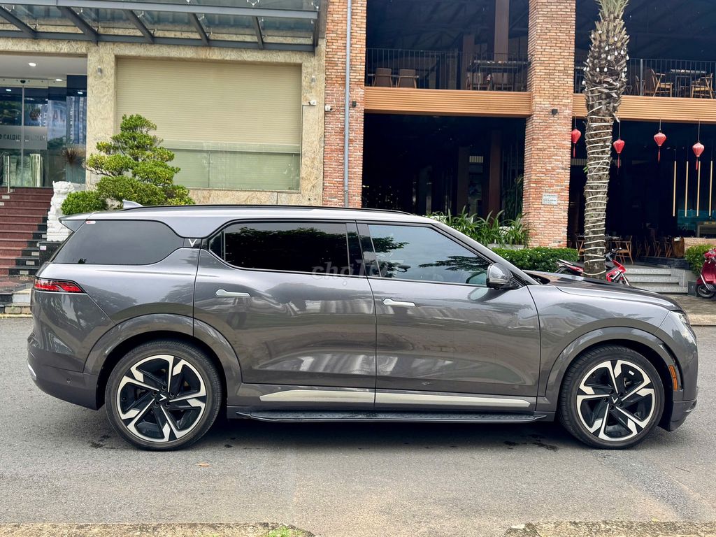 VinFast VF9 Plus 2024 - Màu xám - 8200km - Mua pin. Mua bán Ô tô tại Thành phố Thủ Đức Tp Hồ Chí Minh được đăng bởi OTOCITY hình 4