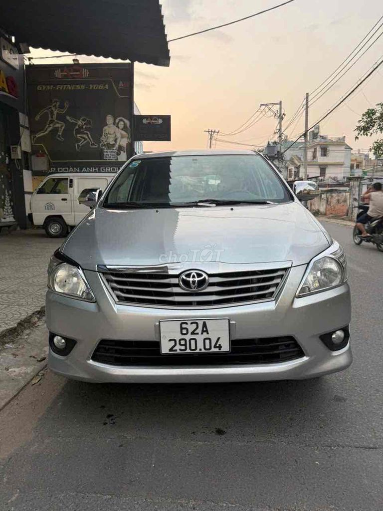 Toyota Innova 2012 G - tự động