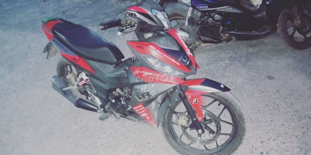 0908284338 - Honda Winner đỏ đen xe nhà cần bán đã đi 24000 km