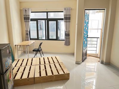 Phòng 1 người 30m2 Thành Thái full nội thất giờ giấc tự do có ban công