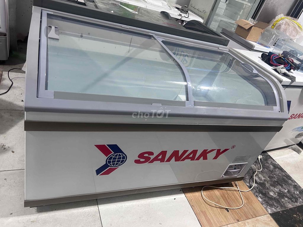 tủ đông kính sanaky 500 lít vh 888k