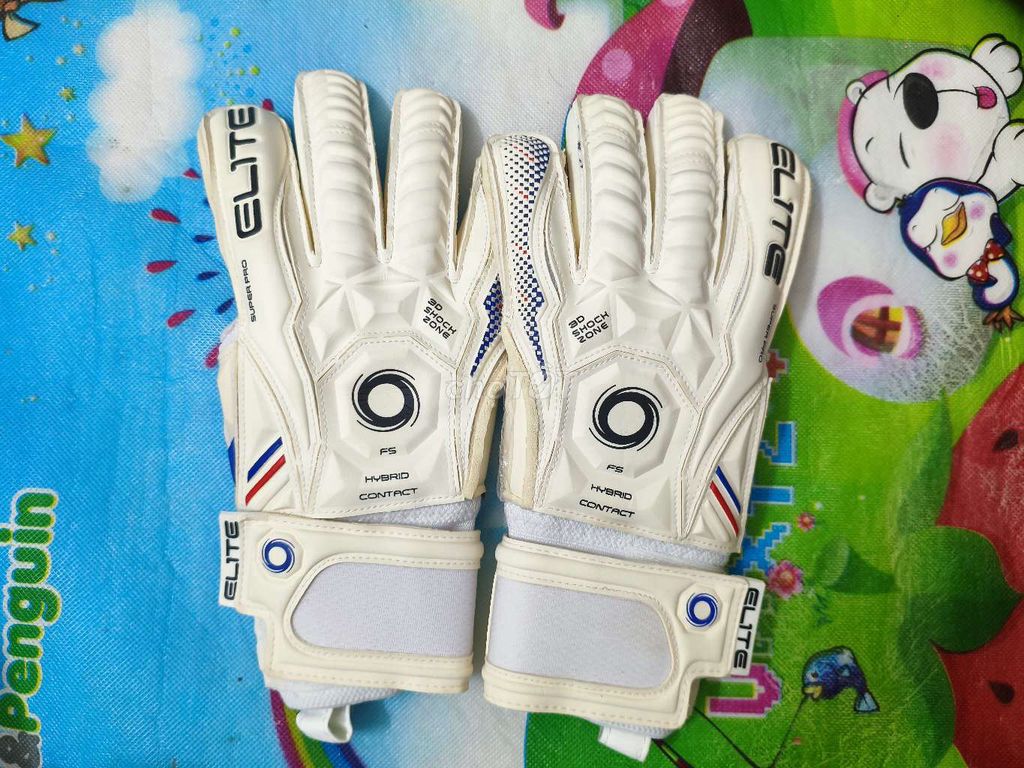 Găng tay thủ môn Elite Lion Nam. Mua bán Đồ thể thao, Dã ngoại tại Quận Hoàng Mai Hà Nội được đăng bởi Phan Đình Toàn hình 1