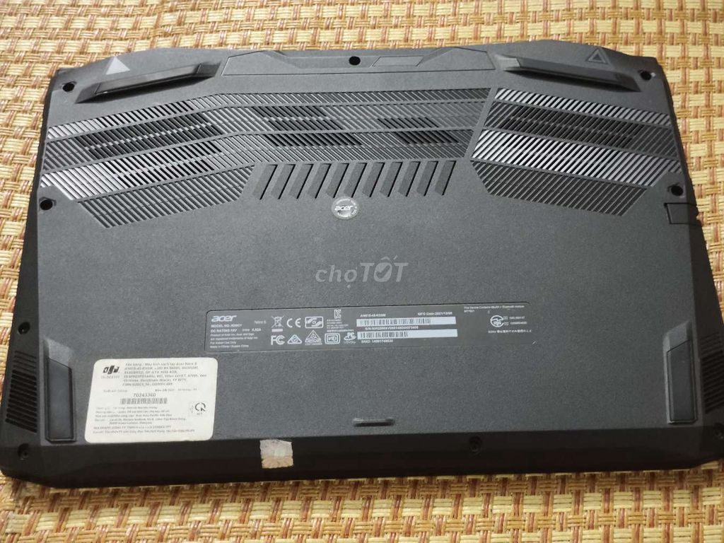 Acer nitro 5 nguyên tem ko qua sửa chữa gì